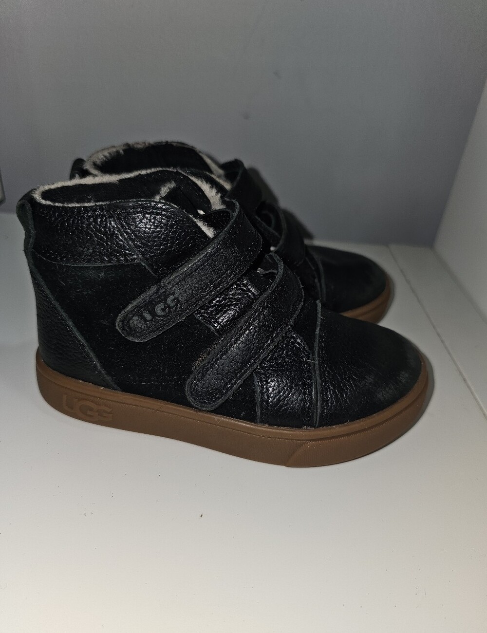 GUC | 9 Toddler | UGG | Black Rennon II Leather Suede High Top Sneakers